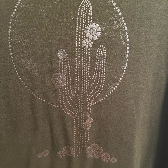 Old Navy XL metallic graphic tank - Picture 2 of 4